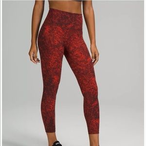 LULULEMON WUNDER UNDER TRAIN HIGH RISE CROP DENIM WASH AUTUMN RED SIZE 18